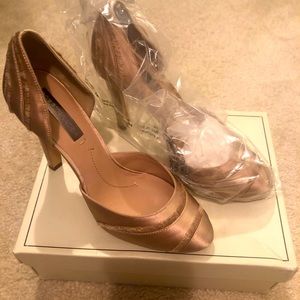 Beautiful Tan/Champagne Heels